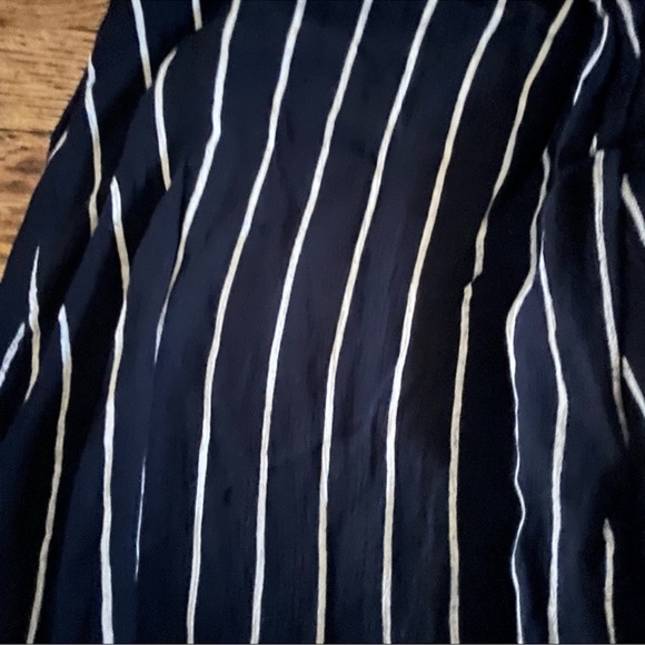 *WORN ONCE* BILLABONG Navy Striped 2-piece set Button up Top and Wrap Skirt L - Picture 5 of 5